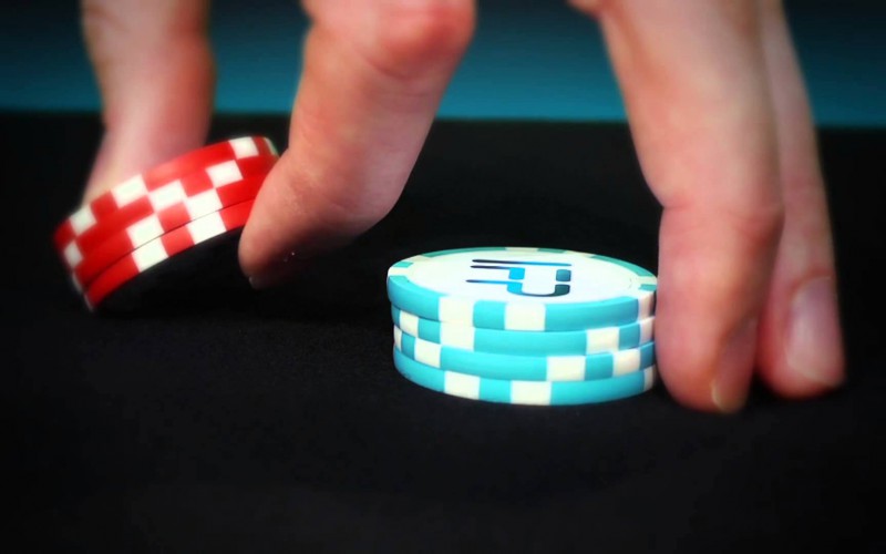 Dette trikset bruker fingerbevegelser fra Butterfly, så hvis du kan det trikset, vil du hurtig lære dette.